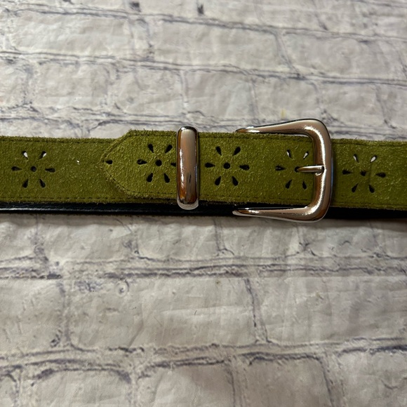 ABSOLUTELY FRESH GREEN PIG SKIN CUT OUTS SILVER TONE BUCKLE BELT WOMEN’S MED - Picture 5 of 8